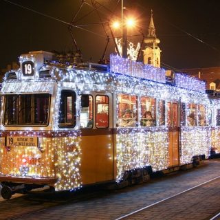 budapest-christmas-trams (2)